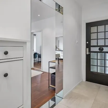 Romslig Leilighet I Hjertet Av Sentrum! Apartmán