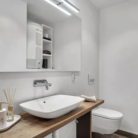 Apartment Romslig Leilighet I Hjertet Av Sentrum!